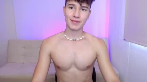 Snapshot of adrian_morelli chatting on February 26, 7:24 pm adrian morelli online show from February 26, 7:24 pm