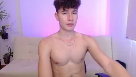 Snapshot of adrian_morelli chatting on March 28, 7:13 pm adrian morelli online show from March 28, 7:13 pm