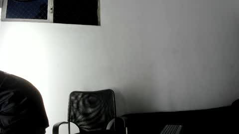 Snapshot of adrian_wolff chatting on June 7, 3:54 am Adrian W online show from June 7, 3:54 am