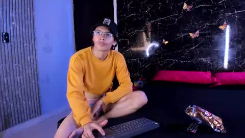 Adrian W  online show from July 20, 8:00 pm