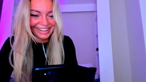 Adriana online show from February 1, 6:08 pm
