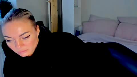Adriana online show from May 31, 11:06 am