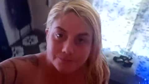 adrianadreamz69 online show from October 4, 9:46 pm
