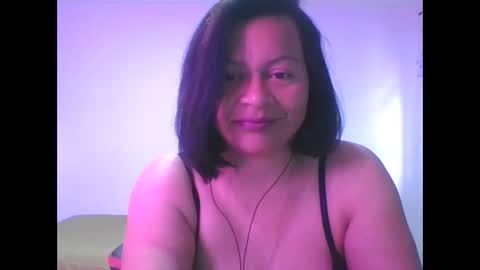 Snapshot of adrianagogo18 chatting on October 3, 1:52 pm adrianagogo18 online show from October 3, 1:52 pm