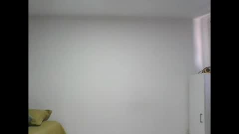 Snapshot of adrianagogo18 chatting on October 26, 3:29 pm adrianagogo18 online show from October 26, 3:29 pm