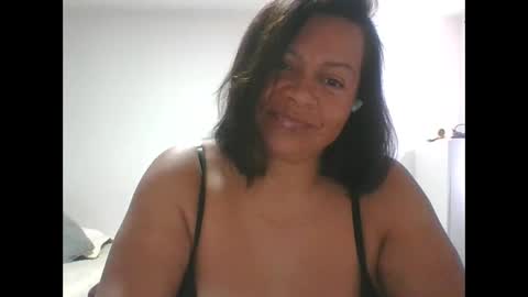Snapshot of adrianagogo18 chatting on October 28, 12:41 pm adrianagogo18 online show from October 28, 12:41 pm