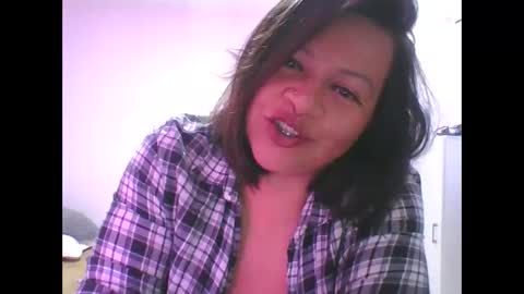 Snapshot of adrianagogo18 chatting on November 4, 1:54 pm adrianagogo18 online show from November 4, 1:54 pm