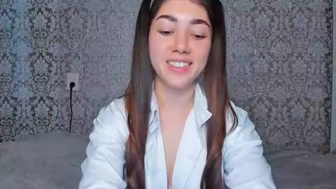 Adriana online show from June 30, 5:25 pm