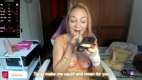 Adriana Paredes  online show from May 29, 11:52 am