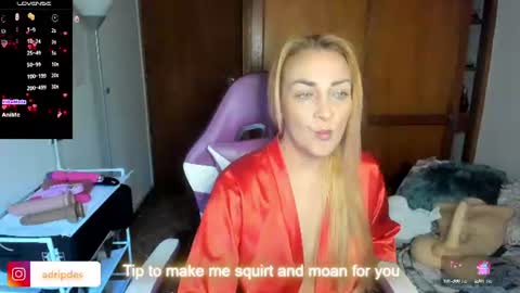 Adriana Paredes  online show from June 11, 11:41 am