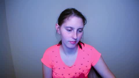 Snapshot of adrianatell_ chatting on March 5, 8:21 am Adriana online show from March 5, 8:21 am