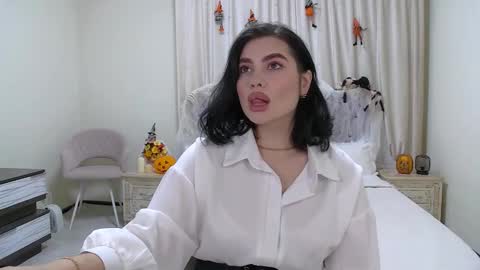 AdrianaTores online show from October 31, 6:58 am