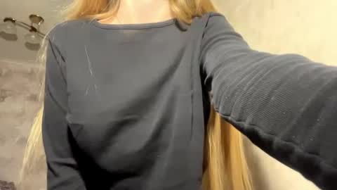 Caroline online show from April 29, 5:30 pm