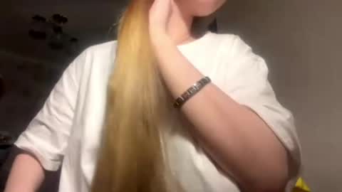 Caroline online show from May 8, 7:19 pm