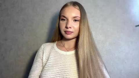 Caroline online show from June 8, 2:39 pm