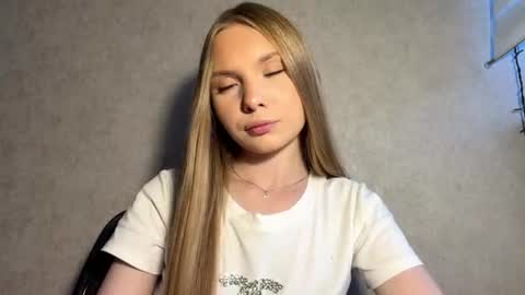 Caroline online show from July 25, 4:15 pm