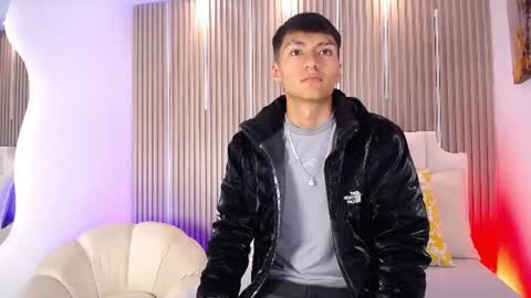 Snapshot of adrianstark_ chatting on June 10, 12:37 pm adrianstark_ online show from June 10, 12:37 pm