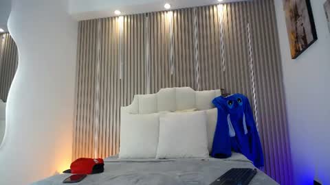 Snapshot of adrianstark_ chatting on June 14, 1:02 pm adrianstark_ online show from June 14, 1:02 pm