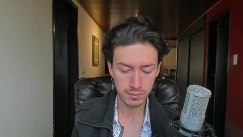 Adrian Williams online show from November 7, 4:40 pm