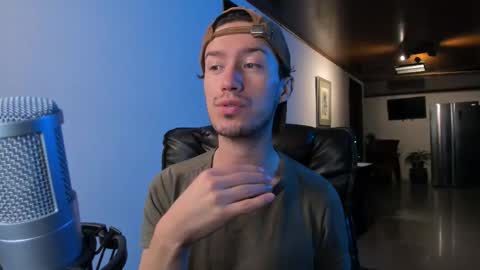 Adrian Williams online show from November 15, 11:21 pm