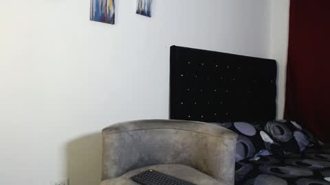 adriel_escalante online show from December 18, 3:12 am