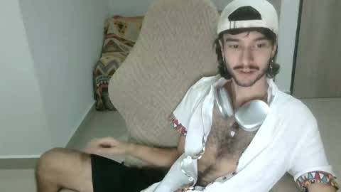 Snapshot of adrien_polo chatting on February 16, 10:44 am adrien_polo online show from February 16, 10:44 am