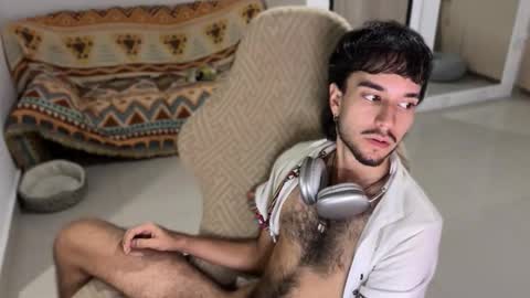 Snapshot of adrien_polo chatting on March 4, 2:17 am adrien_polo online show from March 4, 2:17 am