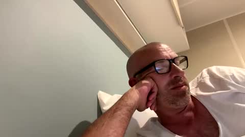 adrienfromparis online show from May 21, 11:12 pm