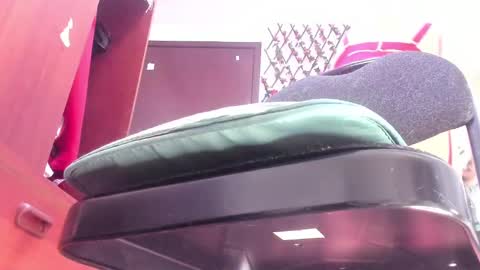 Snapshot of adriiana_fox_ chatting on January 16, 6:37 pm adriiana_fox_ online show from January 16, 6:37 pm