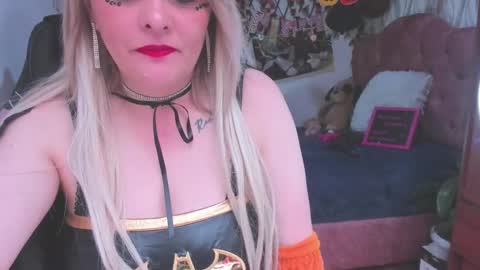 Snapshot of adriiana_fox_ chatting on October 4, 4:27 pm adriiana_fox_ online show from October 4, 4:27 pm