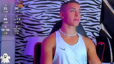 Snapshot of adriianlopez chatting on January 3, 3:27 am Adrian Lopez online show from January 3, 3:27 am