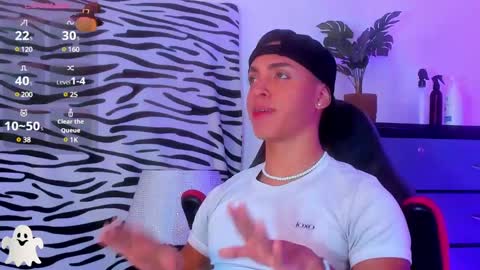 Snapshot of adriianlopez chatting on January 7, 5:42 pm Adrian Lopez online show from January 7, 5:42 pm