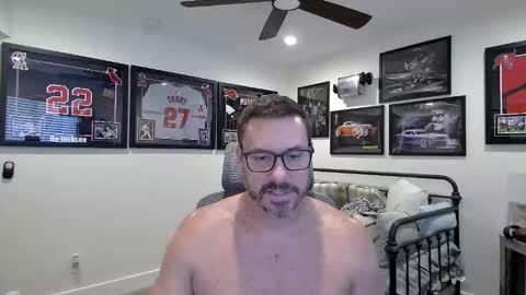 Snapshot of adventrs_fun chatting on May 11, 8:50 pm adventrs_fun online show from May 11, 8:50 pm