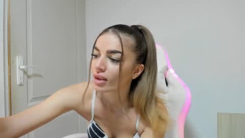 adventurina online show from November 23, 12:16 pm