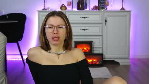 Aelia online show from October 16, 4:35 am