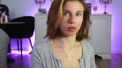 Aelia online show from November 4, 4:00 am