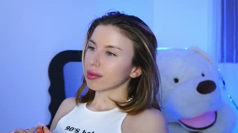 Snapshot of aelia_anara chatting on February 28, 6:20 pm Aelia online show from February 28, 6:20 pm