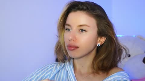 Snapshot of aelia_anara chatting on March 3, 6:25 pm Aelia online show from March 3, 6:25 pm