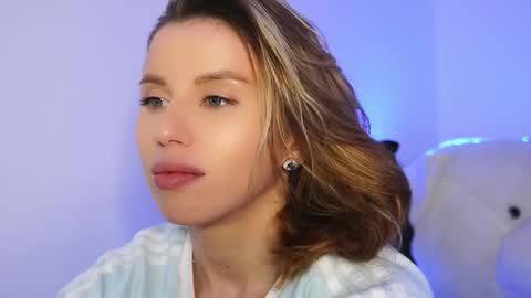 Snapshot of aelia_anara chatting on March 8, 7:17 pm Aelia online show from March 8, 7:17 pm