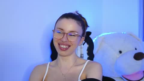 Snapshot of aelia_anara chatting on March 10, 6:24 pm Aelia online show from March 10, 6:24 pm