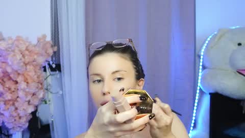 Snapshot of aelia_anara chatting on March 24, 6:24 pm Aelia online show from March 24, 6:24 pm