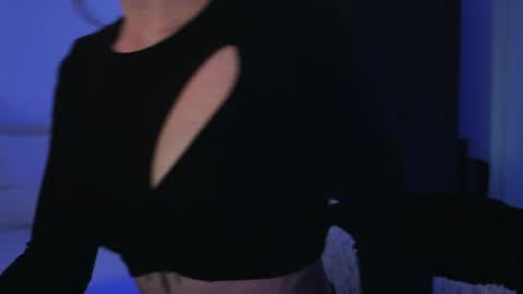 Snapshot of aelia_anara chatting on May 24, 3:22 am Aelia online show from May 24, 3:22 am