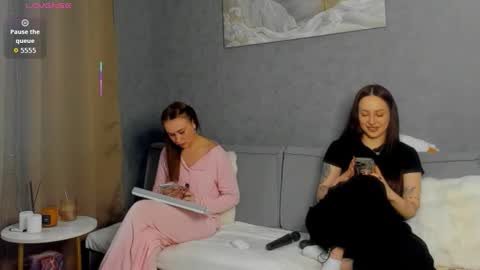 Snapshot of aelin_day chatting on February 26, 6:45 am Adele online show from February 26, 6:45 am