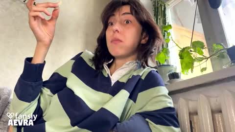 Snapshot of aevra chatting on October 15, 5:40 am vegans taste better online show from October 15, 5:40 am