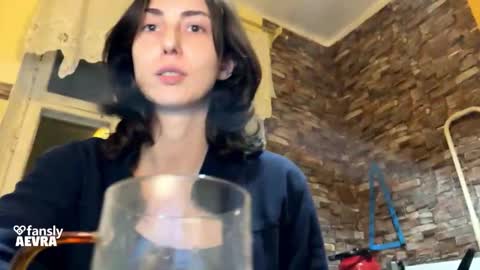 Snapshot of aevra chatting on December 3, 7:12 pm vegans taste better online show from December 3, 7:12 pm