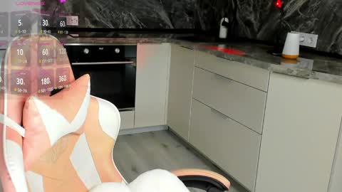 Snapshot of aevryn chatting on March 27, 8:26 am Eva online show from March 27, 8:26 am