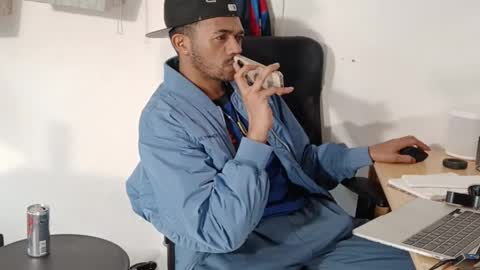 felix online show from April 3, 8:23 am