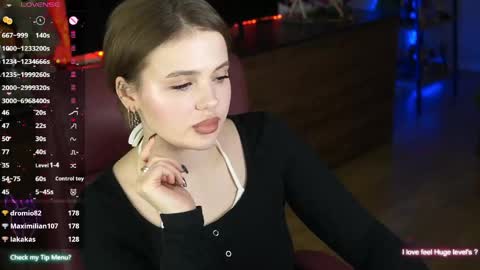 Snapshot of afinanights chatting on April 16, 9:39 pm Afina online show from April 16, 9:39 pm