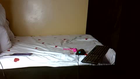 Snapshot of african_hottest chatting on March 17, 8:06 am african_hottest online show from March 17, 8:06 am