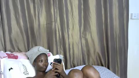 africana_slimqueen online show from April 8, 3:28 am